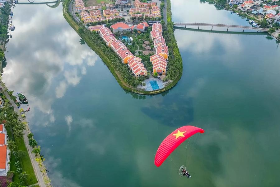 CHUYẾN BAY TIÊU CHUẨN dù lượn Hội An